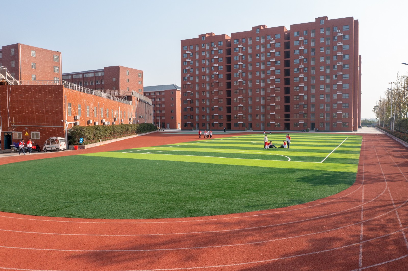 学校操场 (3).jpg